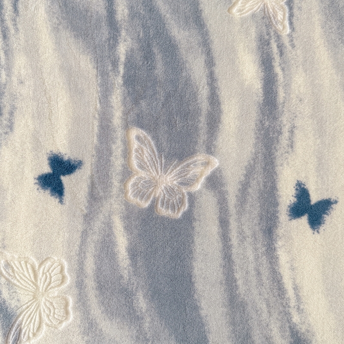 91家纺网 家纺一手货源 找家纺 LIFE.丽芙 2025秋冬新款A类牛奶绒230g立体雕花加厚单层床笠单件床垫子保护套罩子三件套 镜花蝶梦-蓝