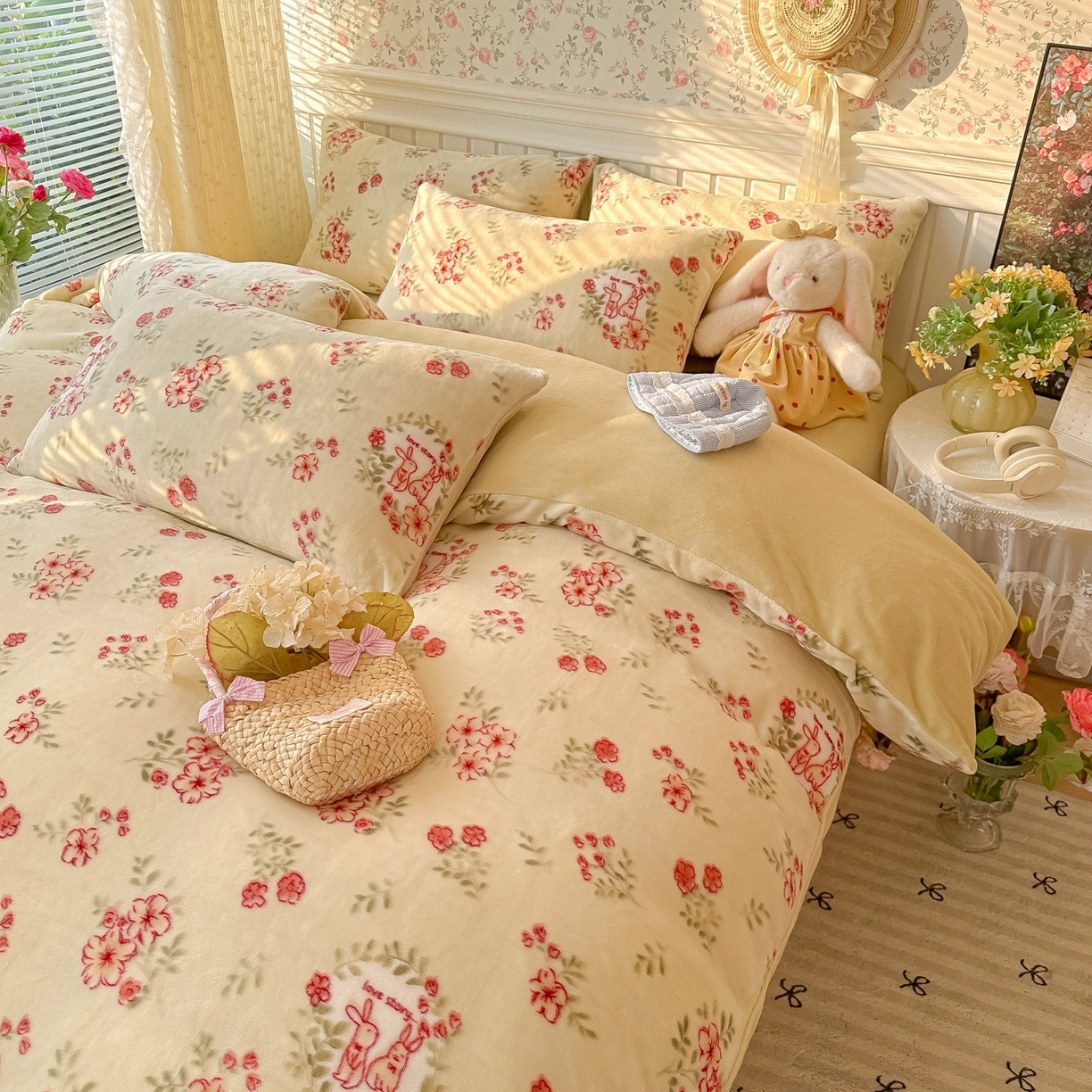 91家纺网 家纺一手货源 找家纺 韩巢家纺 2025新款高克重印花牛奶绒床品四件套 两小无猜