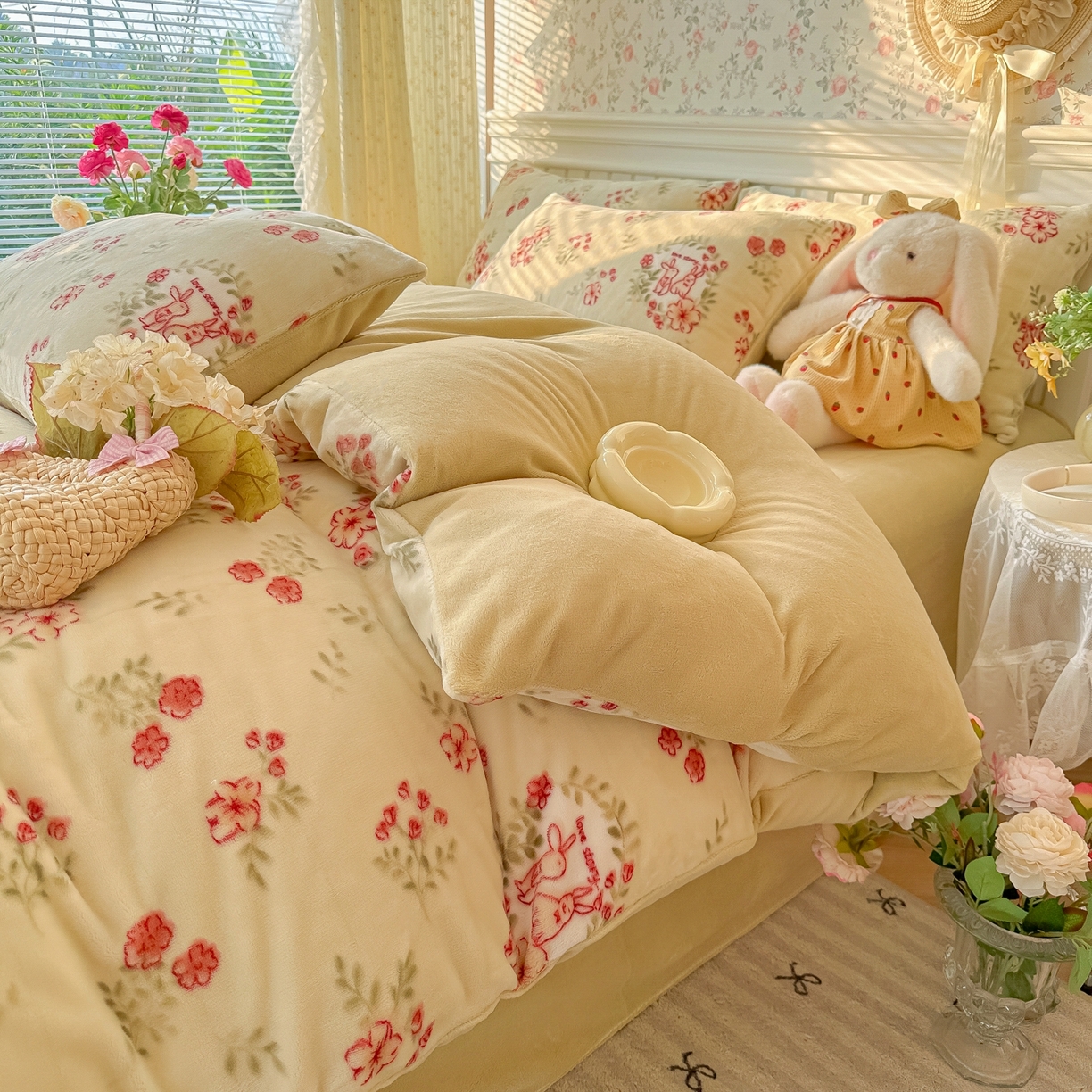 91家纺网 家纺一手货源 找家纺 韩巢家纺 2025新款高克重印花牛奶绒床品四件套 两小无猜