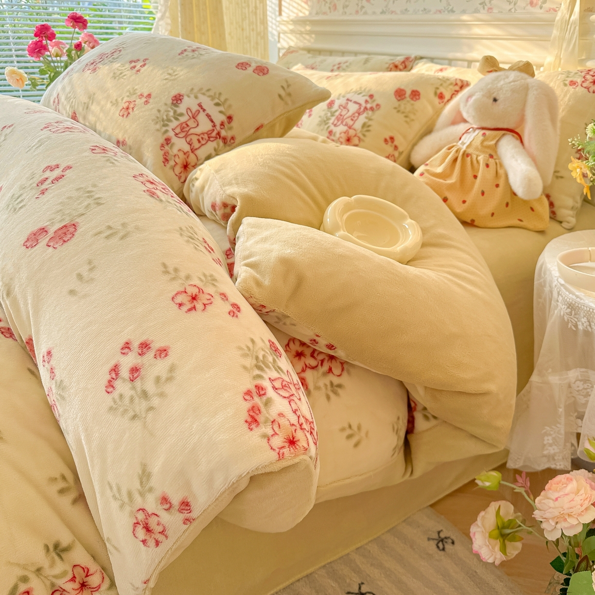 91家纺网 家纺一手货源 找家纺 韩巢家纺 2025新款高克重印花牛奶绒床品四件套 两小无猜