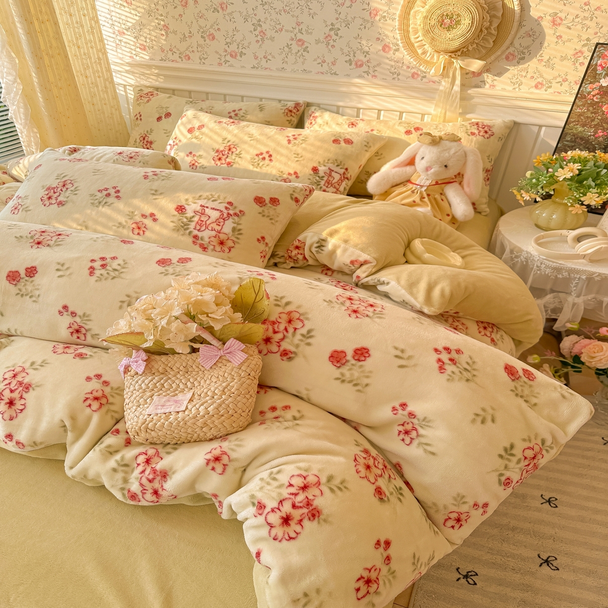 91家纺网 家纺一手货源 找家纺 韩巢家纺 2025新款高克重印花牛奶绒床品四件套 两小无猜