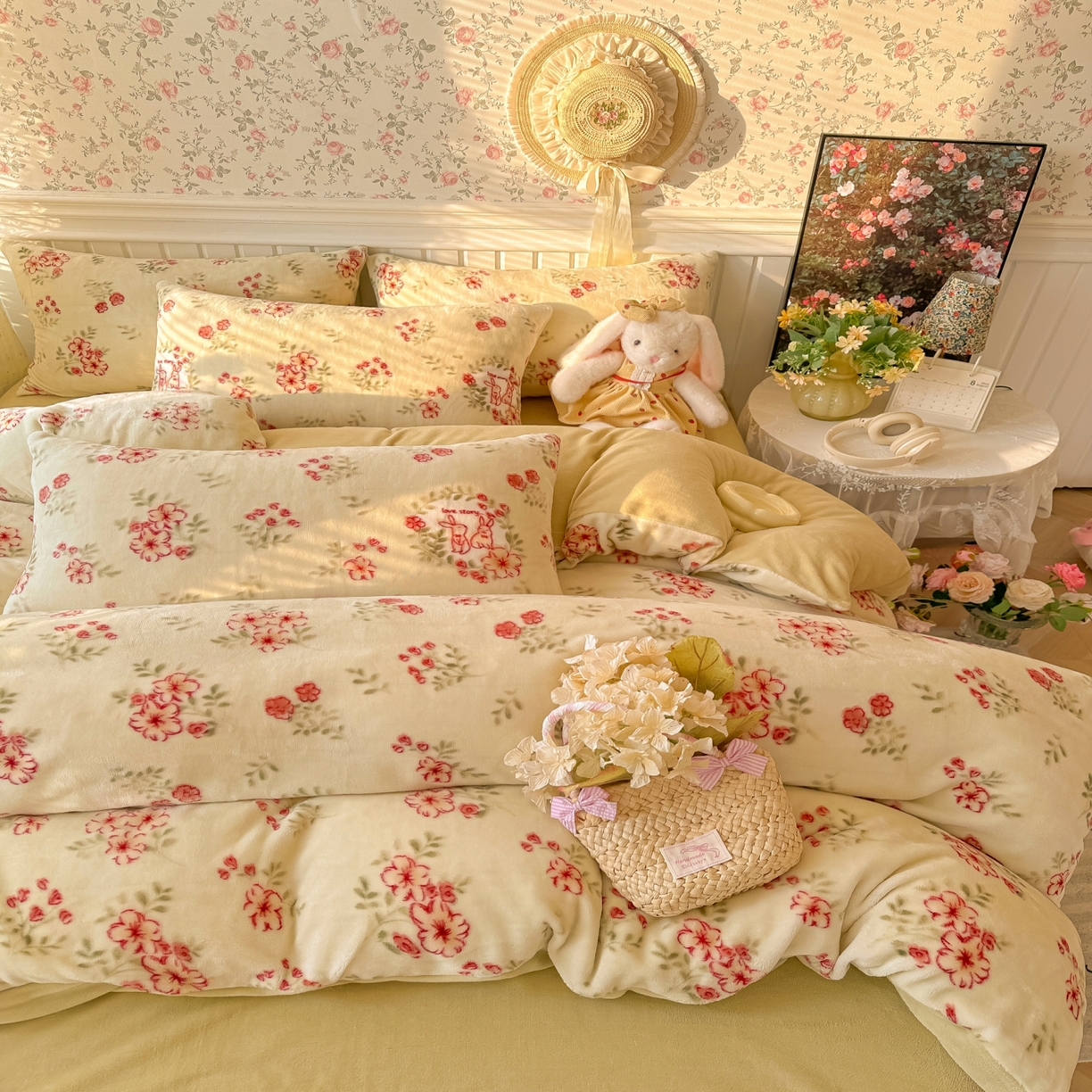 91家纺网 家纺一手货源 找家纺 韩巢家纺 2025新款高克重印花牛奶绒床品四件套 两小无猜