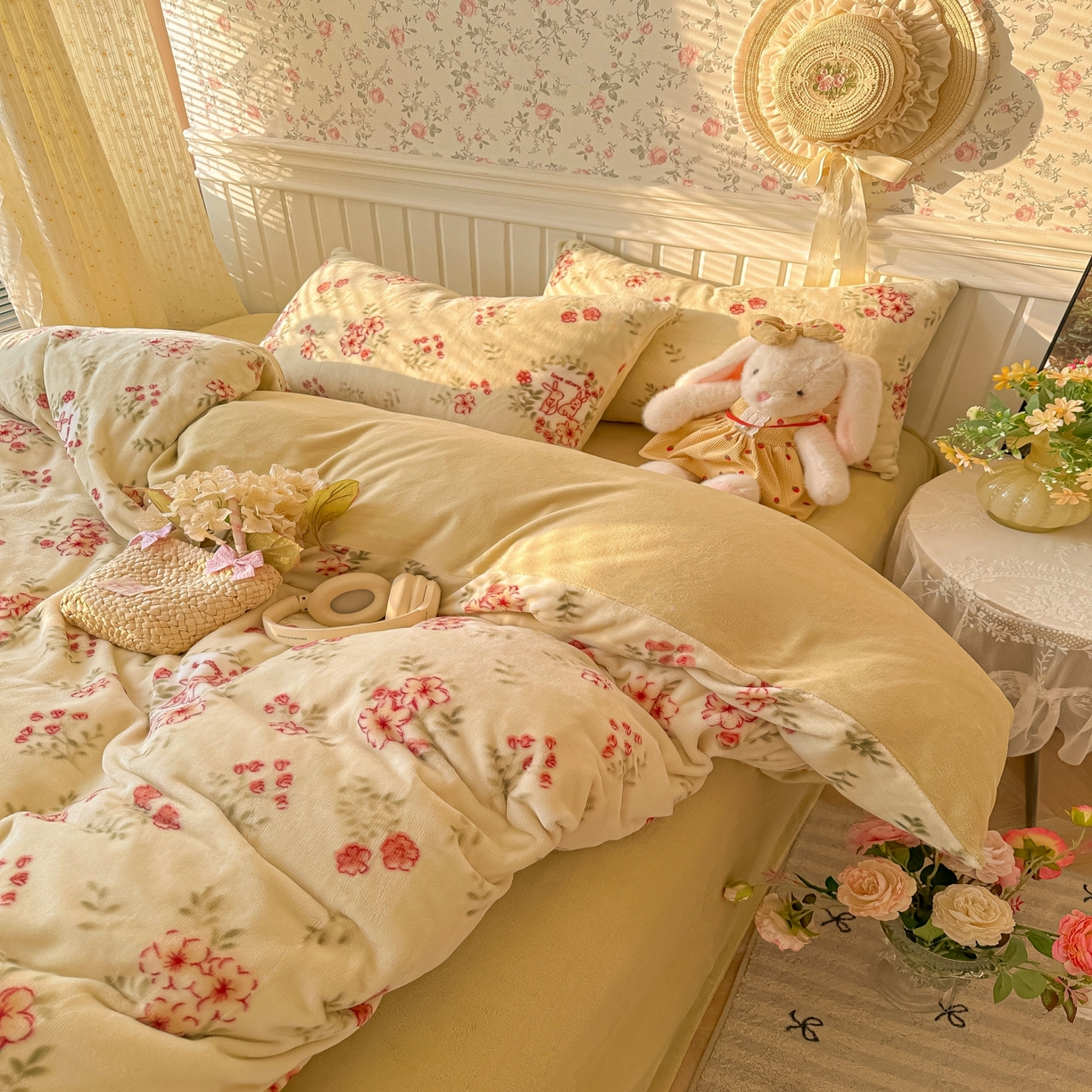 91家纺网 家纺一手货源 找家纺 韩巢家纺 2025新款高克重印花牛奶绒床品四件套 两小无猜