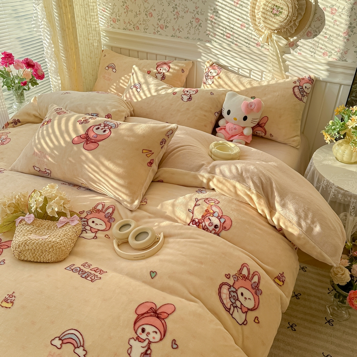 91家纺网 家纺一手货源 找家纺 韩巢家纺 2025新款高克重印花牛奶绒床品四件套 美乐蒂