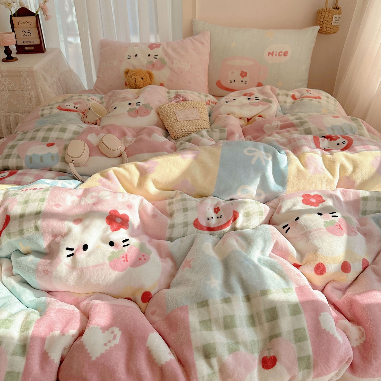 91家纺网 家纺一手货源 找家纺 美乐迪家纺 2025秋冬新款牛奶绒四件套 猫咪日记