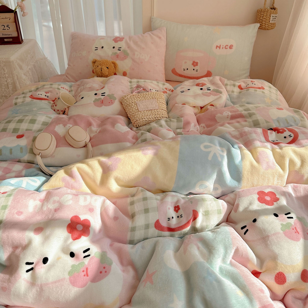 91家纺网 家纺一手货源 找家纺 美乐迪家纺 2025秋冬新款牛奶绒四件套 猫咪日记