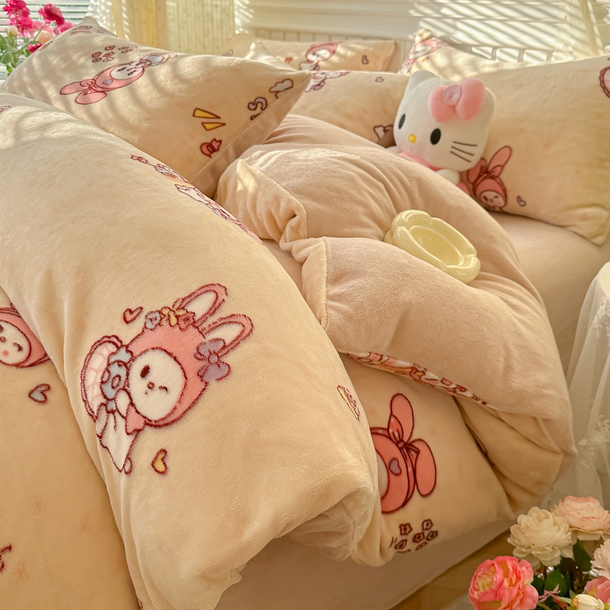 91家纺网 家纺一手货源 找家纺 韩巢家纺 2025新款高克重印花牛奶绒床品四件套 美乐蒂