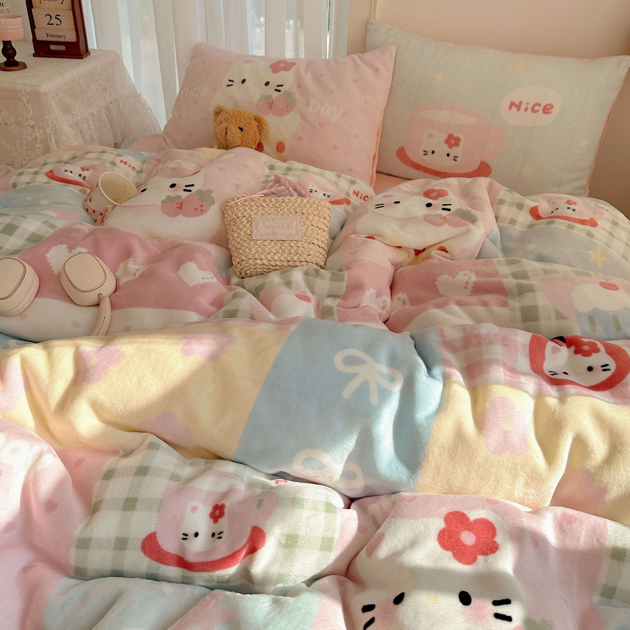 91家纺网 家纺一手货源 找家纺 美乐迪家纺 2025秋冬新款牛奶绒四件套 猫咪日记