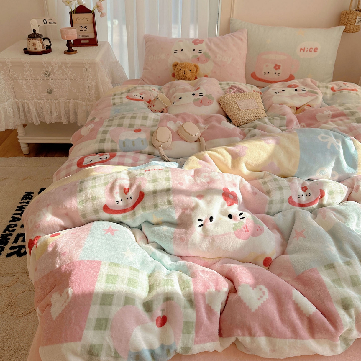 91家纺网 家纺一手货源 找家纺 美乐迪家纺 2025秋冬新款牛奶绒四件套 猫咪日记