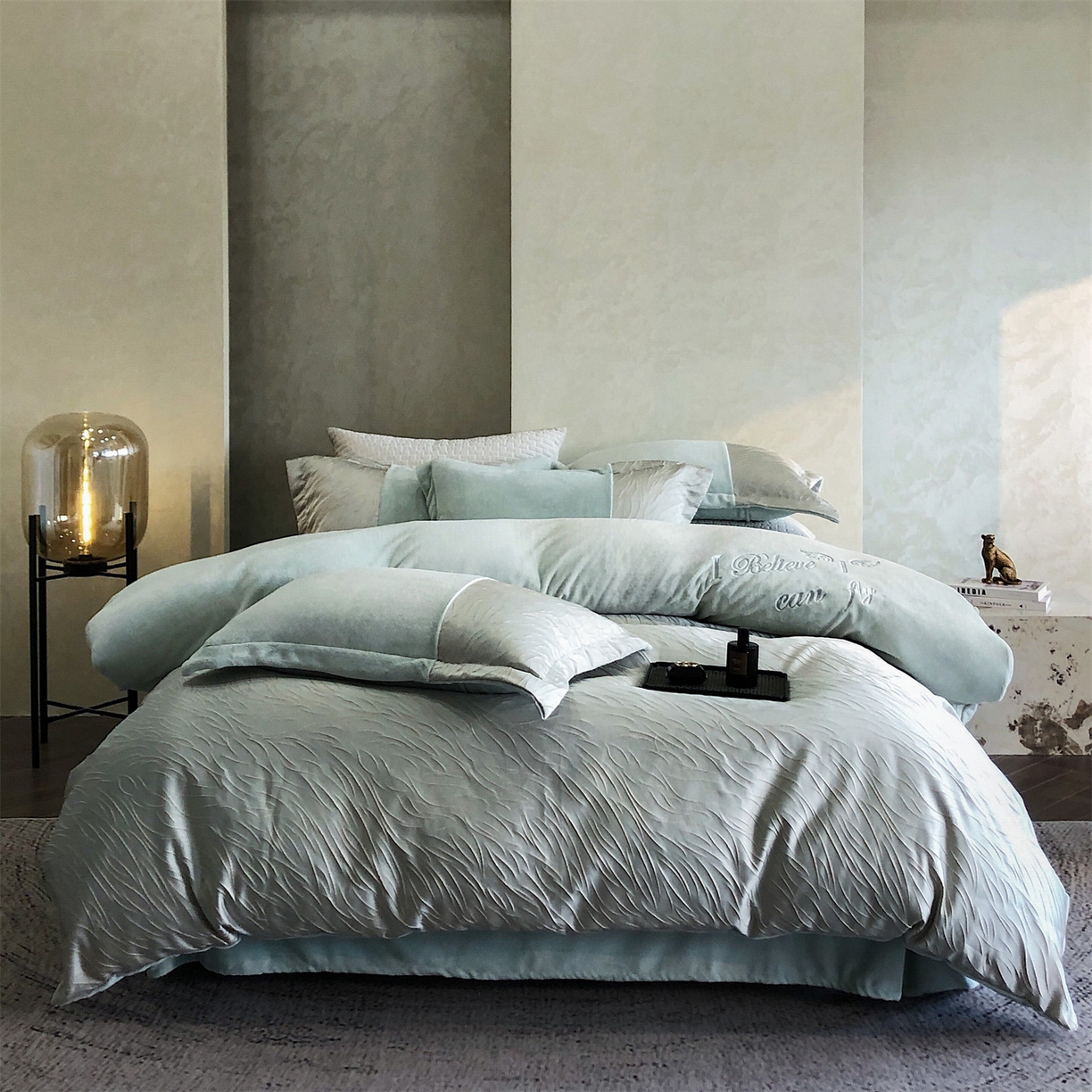 91家纺网 家纺一手货源 找家纺 换种生活 2025新款A类浮雕牛奶绒刺绣四件套 流动-绿