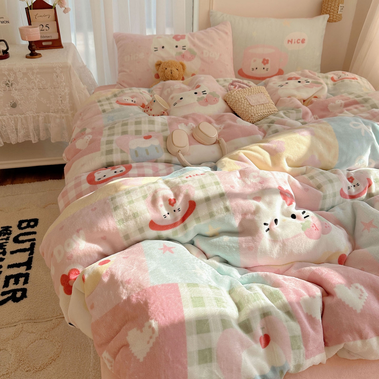 91家纺网 家纺一手货源 找家纺 美乐迪家纺 2025秋冬新款牛奶绒四件套 猫咪日记