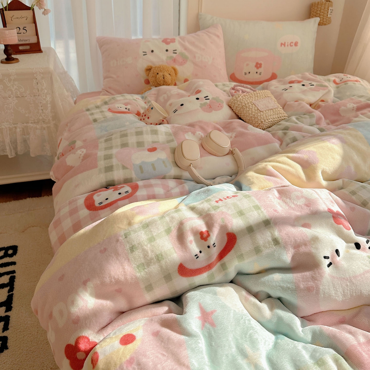 91家纺网 家纺一手货源 找家纺 美乐迪家纺 2025秋冬新款牛奶绒四件套 猫咪日记