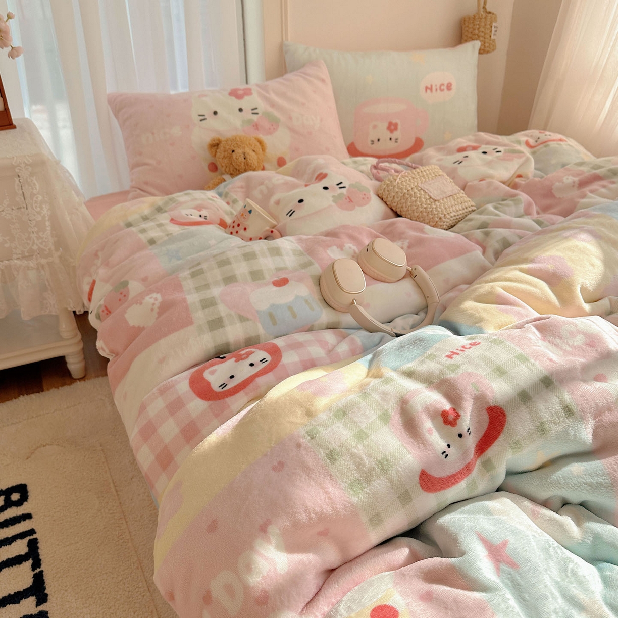 91家纺网 家纺一手货源 找家纺 美乐迪家纺 2025秋冬新款牛奶绒四件套 猫咪日记