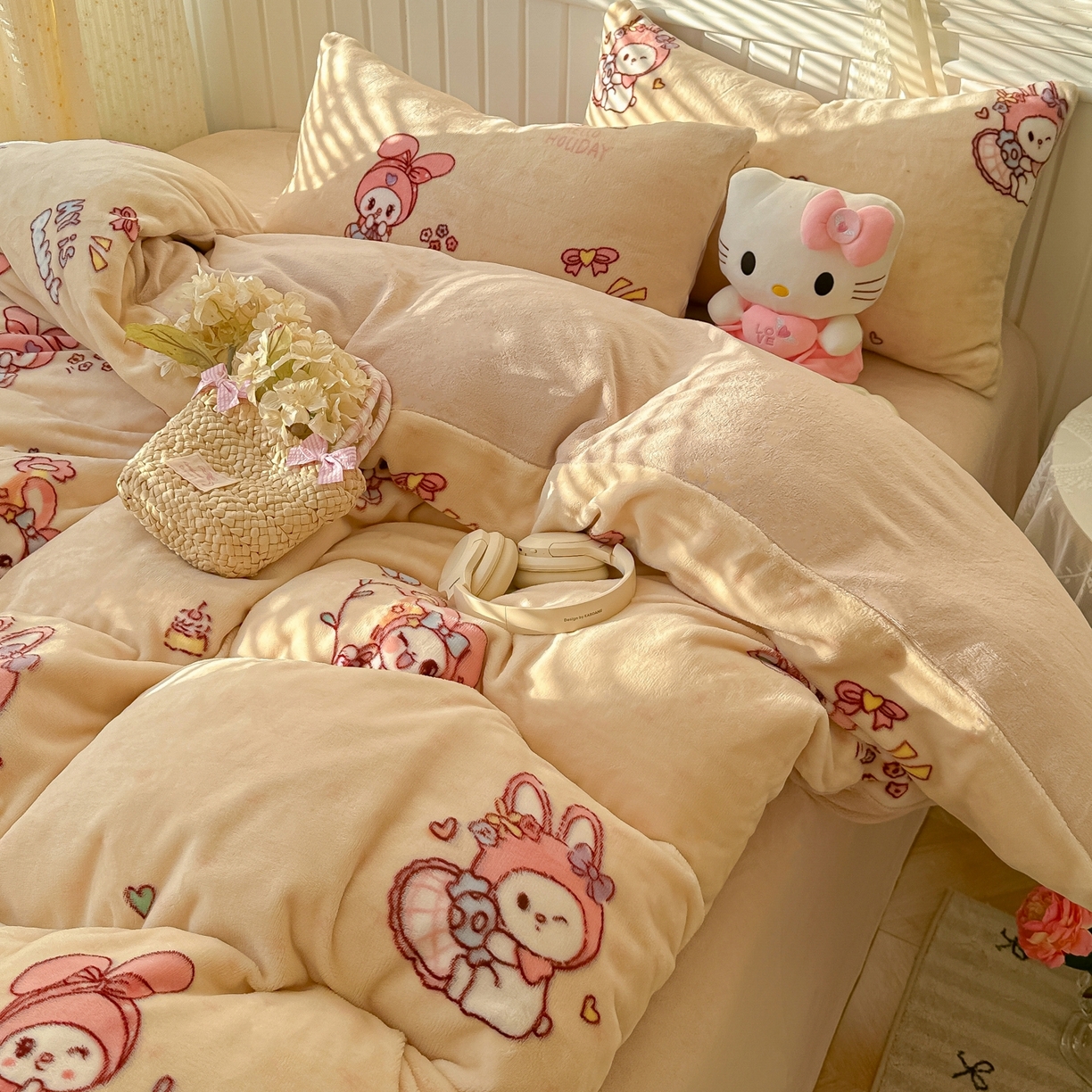 91家纺网 家纺一手货源 找家纺 韩巢家纺 2025新款高克重印花牛奶绒床品四件套 美乐蒂