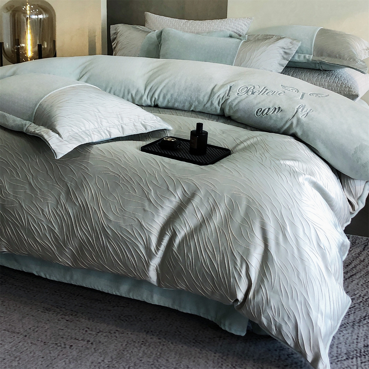 91家纺网 家纺一手货源 找家纺 换种生活 2025新款A类浮雕牛奶绒刺绣四件套 流动-绿