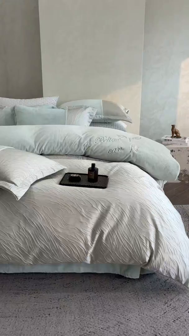 91家纺网 家纺一手货源 找家纺 换种生活 2025新款A类浮雕牛奶绒刺绣四件套 流动-绿