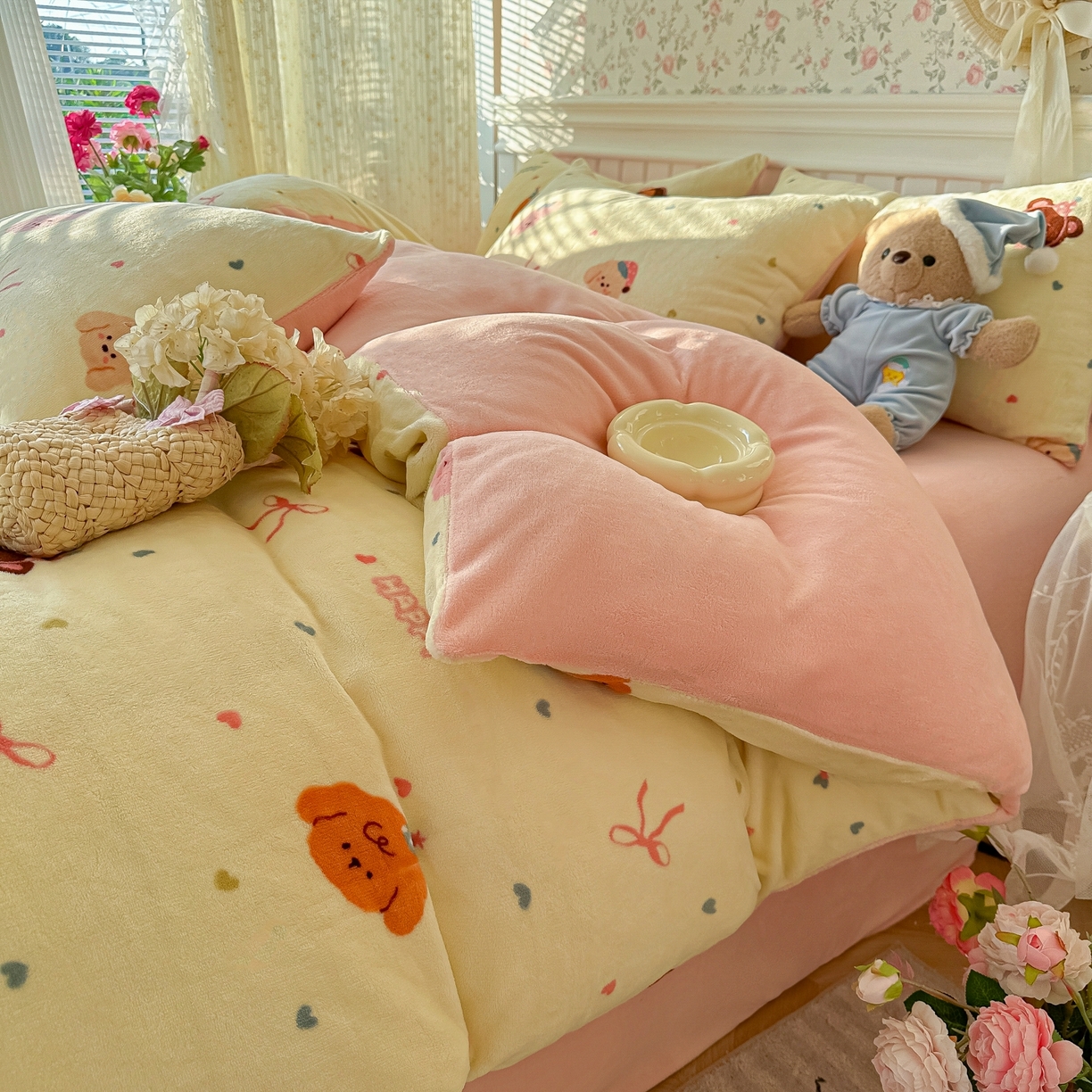 91家纺网 家纺一手货源 找家纺 韩巢家纺 2025新款高克重印花牛奶绒床品四件套 美梦