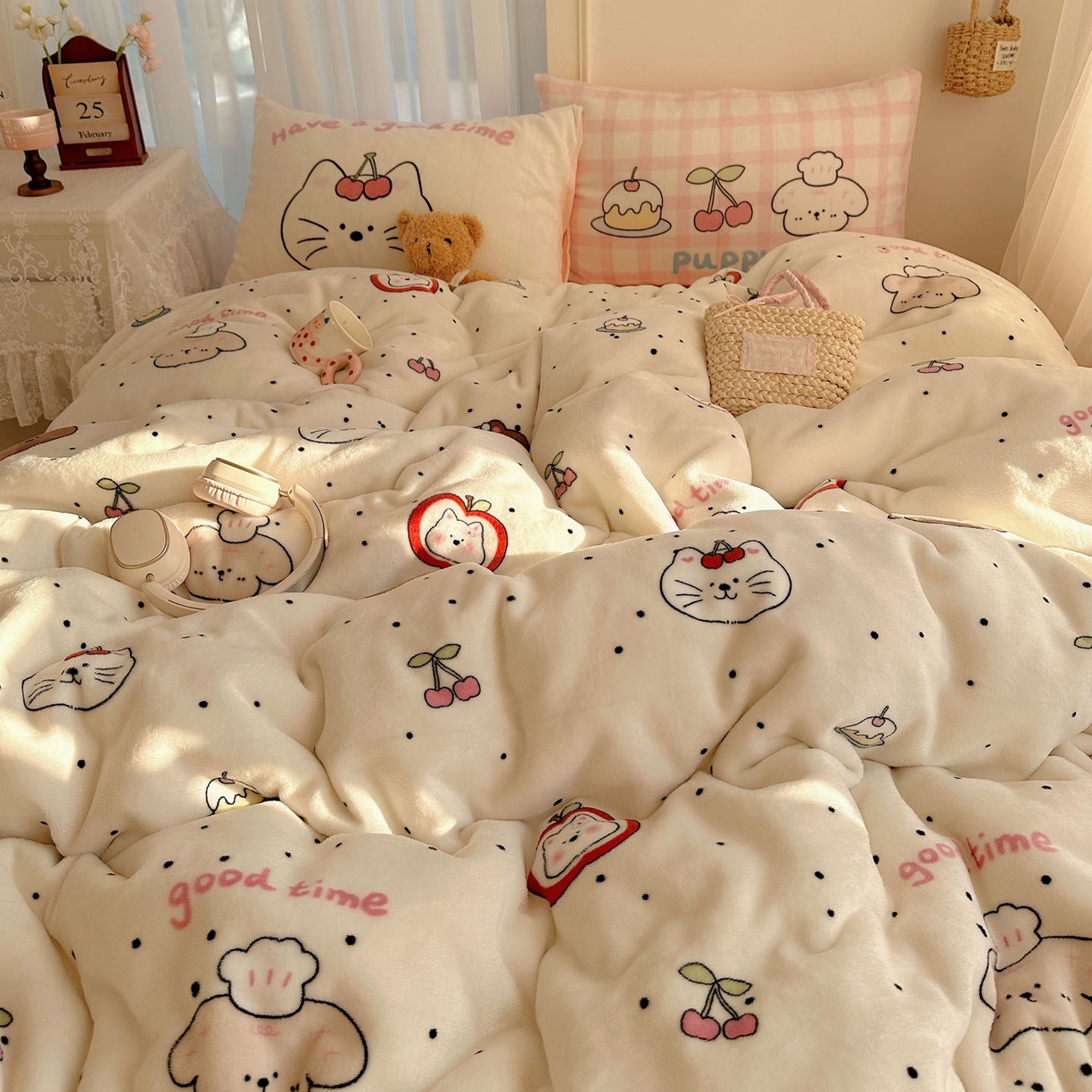 91家纺网 家纺一手货源 找家纺 美乐迪家纺 2025秋冬新款牛奶绒四件套 墨点小狗