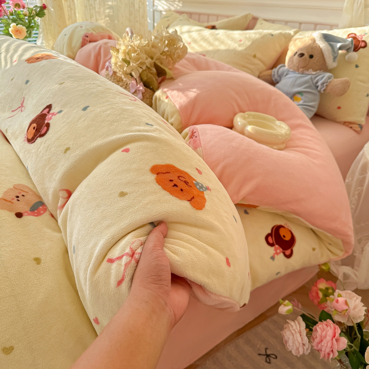 91家纺网 家纺一手货源 找家纺 韩巢家纺 2025新款高克重印花牛奶绒床品四件套 美梦