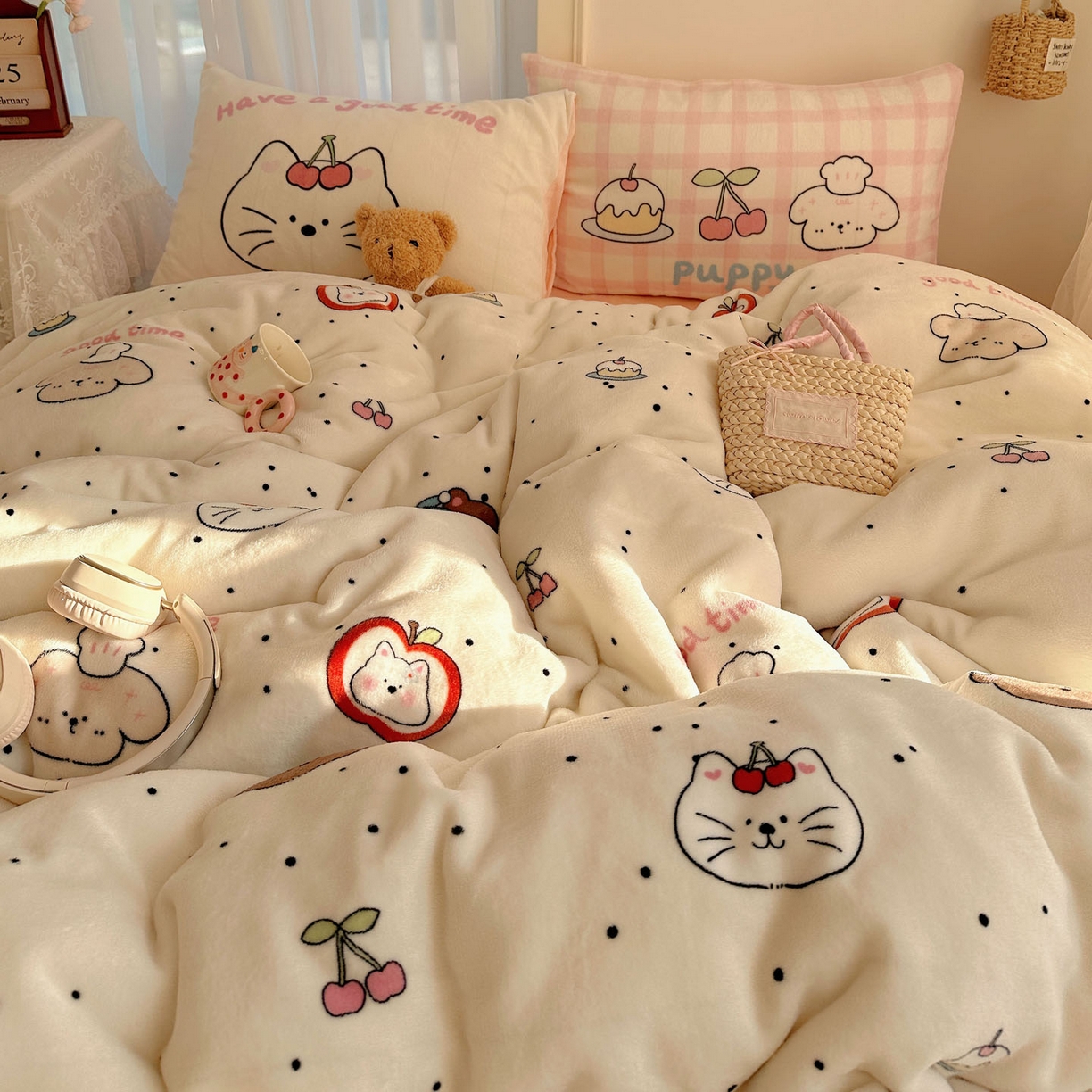 91家纺网 家纺一手货源 找家纺 美乐迪家纺 2025秋冬新款牛奶绒四件套 墨点小狗