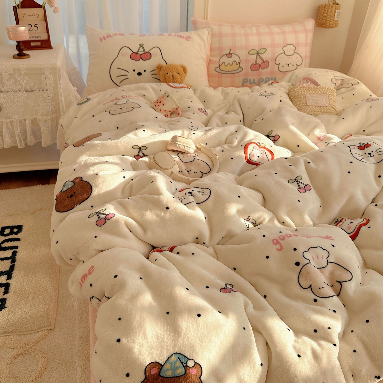 91家纺网 家纺一手货源 找家纺 美乐迪家纺 2025秋冬新款牛奶绒四件套 墨点小狗