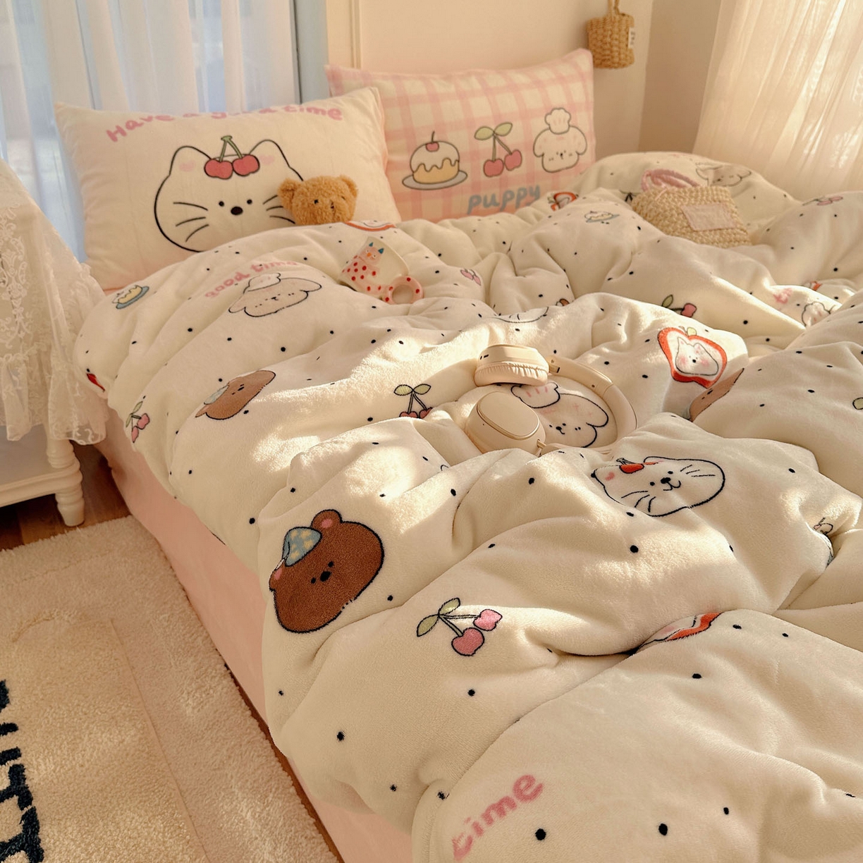 91家纺网 家纺一手货源 找家纺 美乐迪家纺 2025秋冬新款牛奶绒四件套 墨点小狗