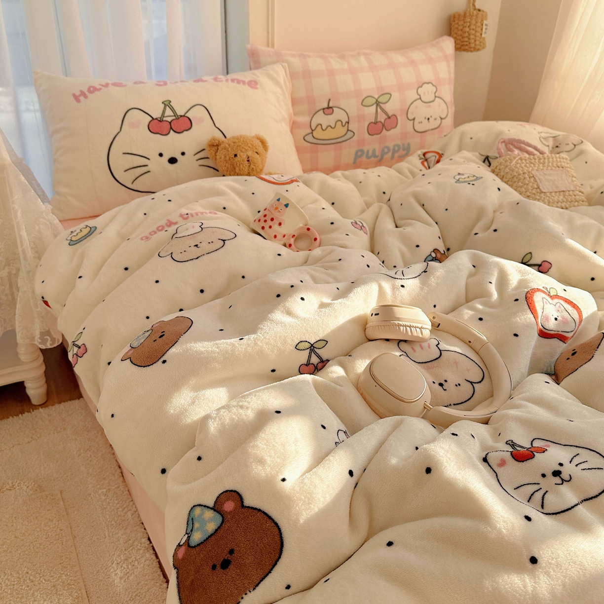 91家纺网 家纺一手货源 找家纺 美乐迪家纺 2025秋冬新款牛奶绒四件套 墨点小狗