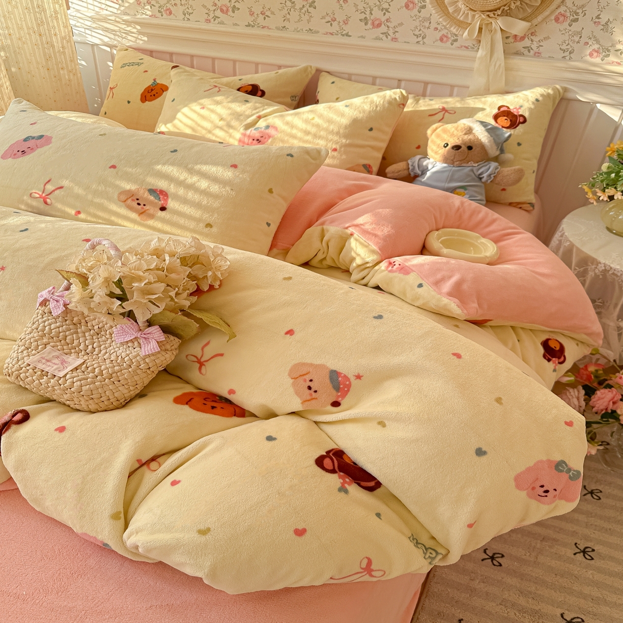 91家纺网 家纺一手货源 找家纺 韩巢家纺 2025新款高克重印花牛奶绒床品四件套 美梦