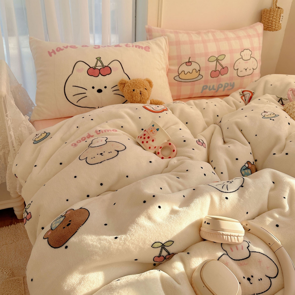 91家纺网 家纺一手货源 找家纺 美乐迪家纺 2025秋冬新款牛奶绒四件套 墨点小狗