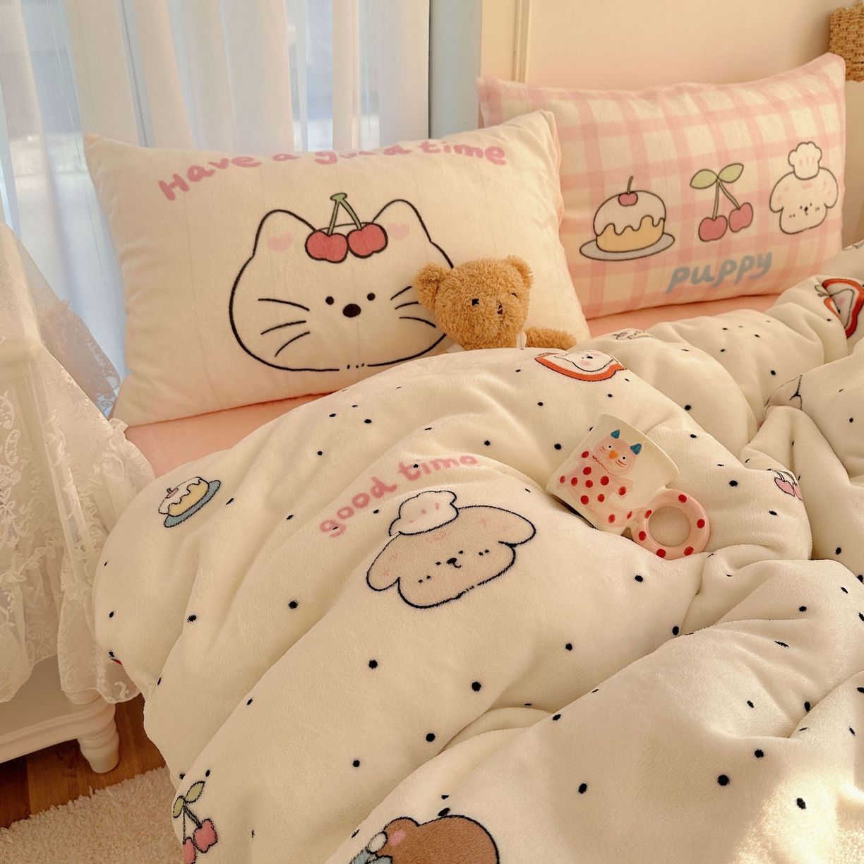 91家纺网 家纺一手货源 找家纺 美乐迪家纺 2025秋冬新款牛奶绒四件套 墨点小狗