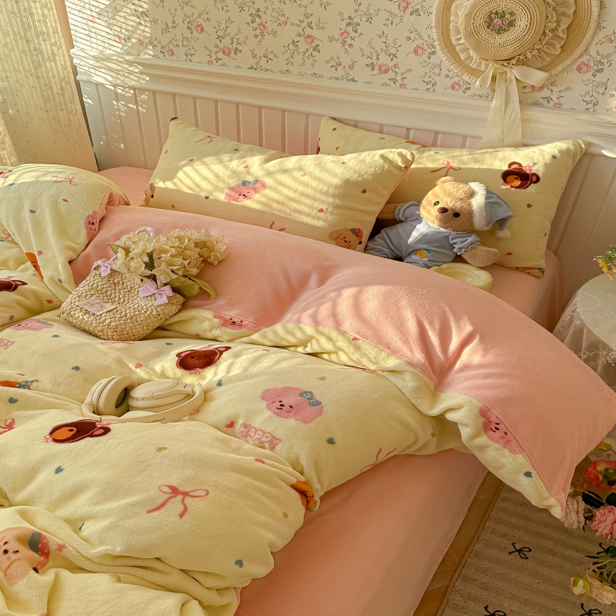 91家纺网 家纺一手货源 找家纺 韩巢家纺 2025新款高克重印花牛奶绒床品四件套 美梦