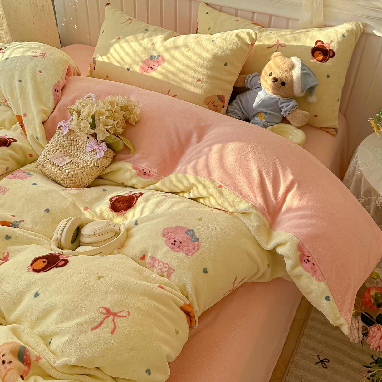 91家纺网 家纺一手货源 找家纺 韩巢家纺 2025新款高克重印花牛奶绒床品四件套 美梦