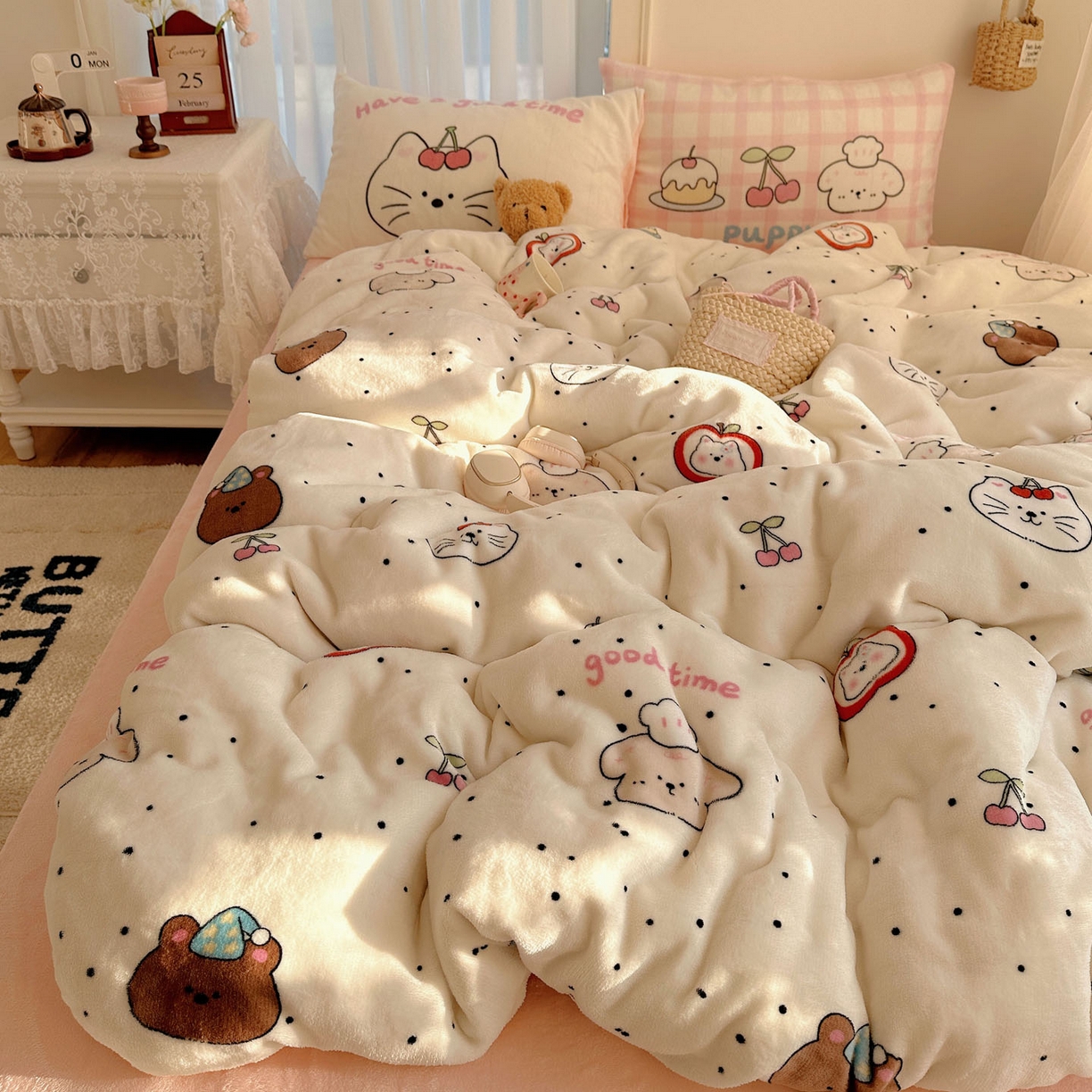 91家纺网 家纺一手货源 找家纺 美乐迪家纺 2025秋冬新款牛奶绒四件套 墨点小狗