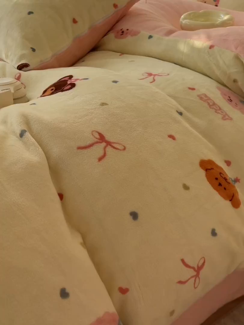 91家纺网 家纺一手货源 找家纺 韩巢家纺 2025新款高克重印花牛奶绒床品四件套 美梦