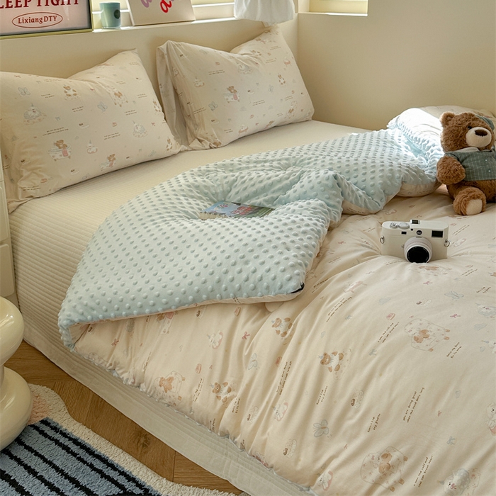 91家纺网 家纺一手货源 找家纺 暖生活 2025新款针织棉豆豆绒大豆秋冬被 被子被芯 泡澡熊