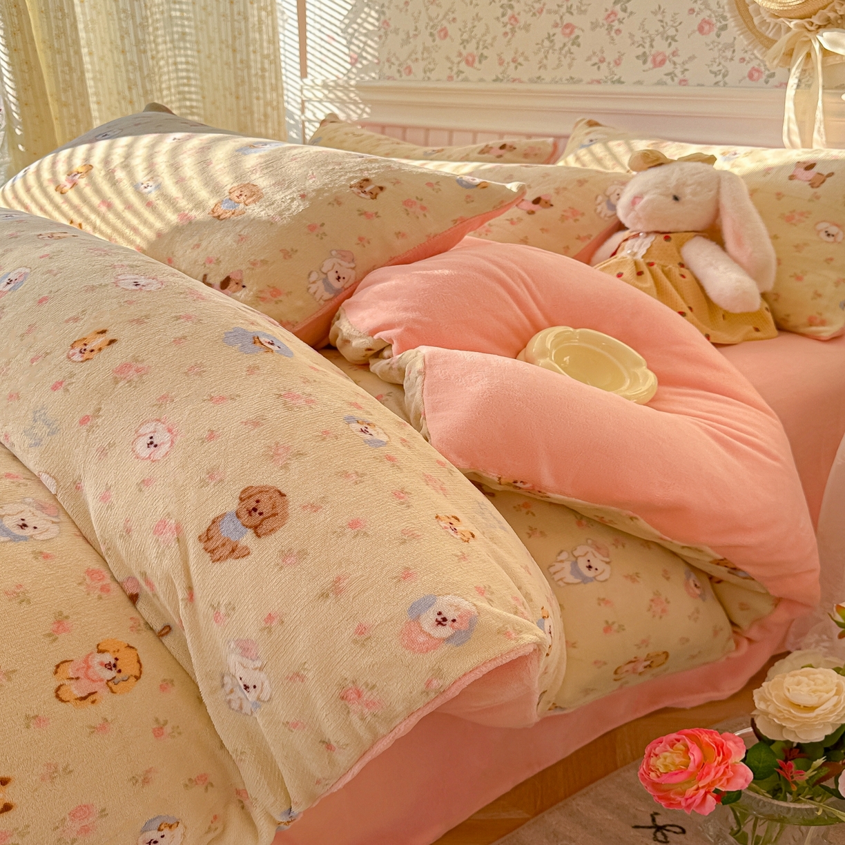 91家纺网 家纺一手货源 找家纺 韩巢家纺 2025新款高克重印花牛奶绒床品四件套 迷你小狗