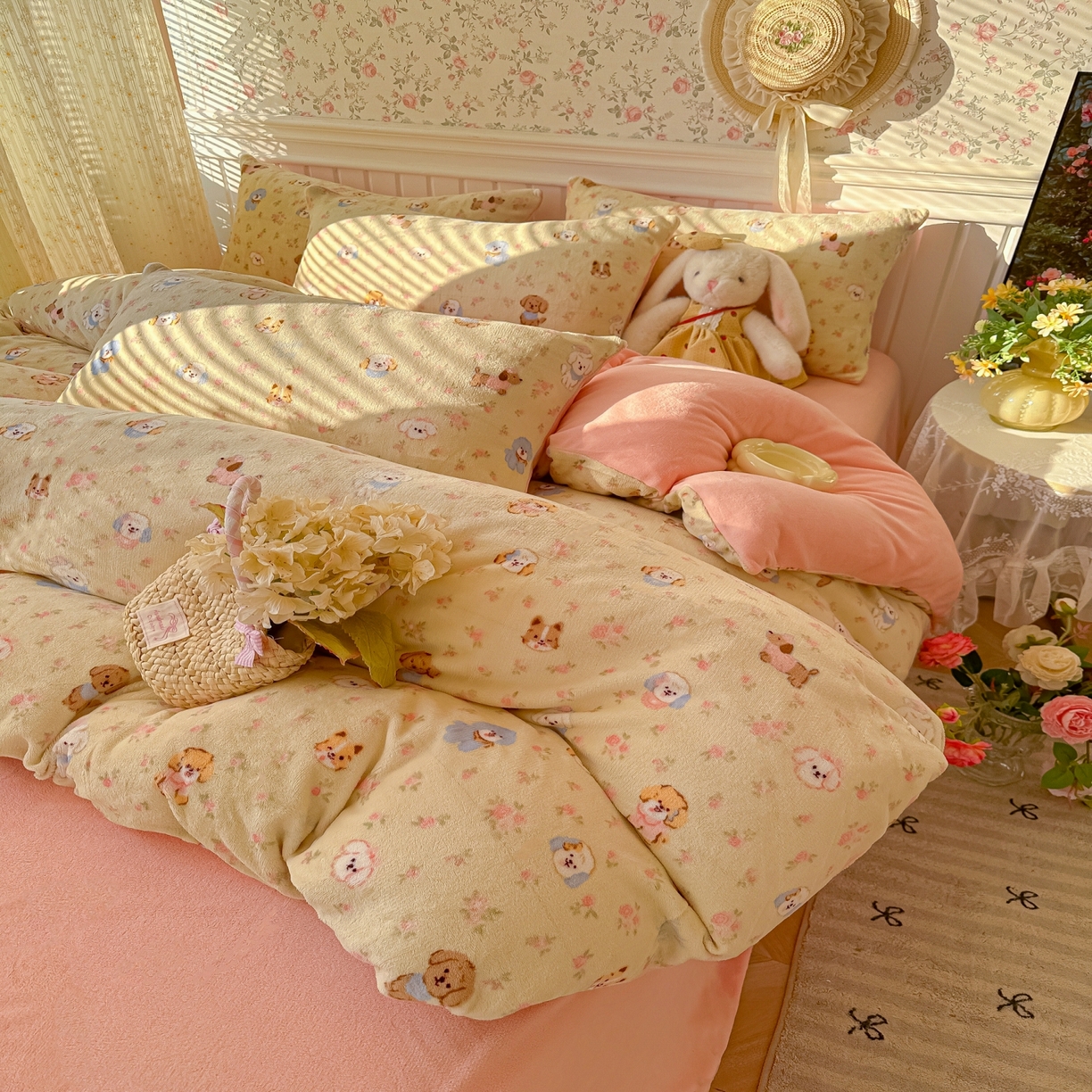 91家纺网 家纺一手货源 找家纺 韩巢家纺 2025新款高克重印花牛奶绒床品四件套 迷你小狗