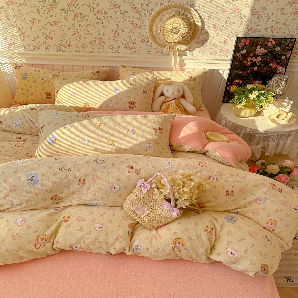 91家纺网 家纺一手货源 找家纺 韩巢家纺 2025新款高克重印花牛奶绒床品四件套 迷你小狗