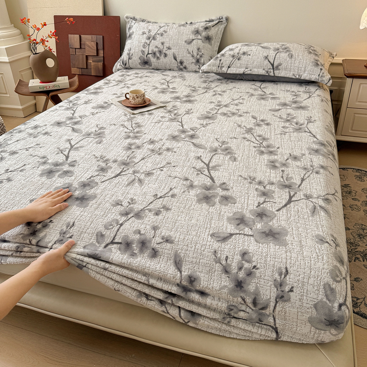 LIFE.丽芙 2025秋冬新款A类牛奶绒230g立体雕花加厚单层床笠单件床垫子保护套罩子三件套 琳瑜陌语-灰