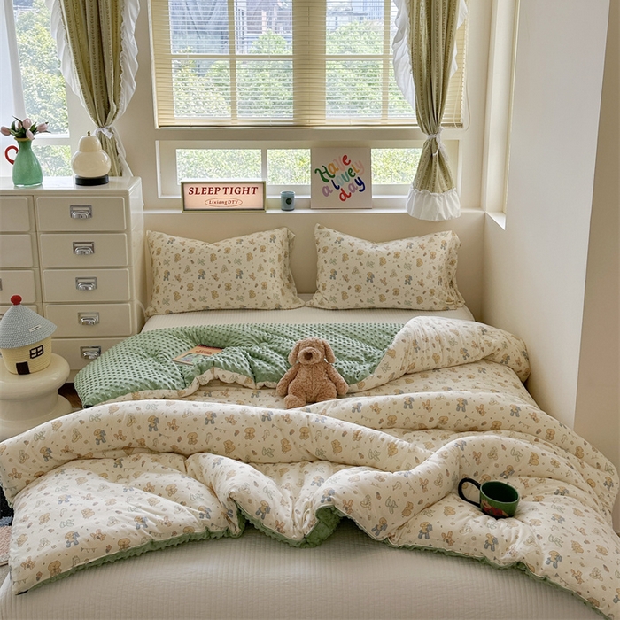 91家纺网 家纺一手货源 找家纺 暖生活 2025新款针织棉豆豆绒大豆秋冬被 被子被芯 气球小狗