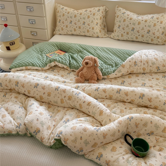 91家纺网 家纺一手货源 找家纺 暖生活 2025新款针织棉豆豆绒大豆秋冬被 被子被芯 气球小狗