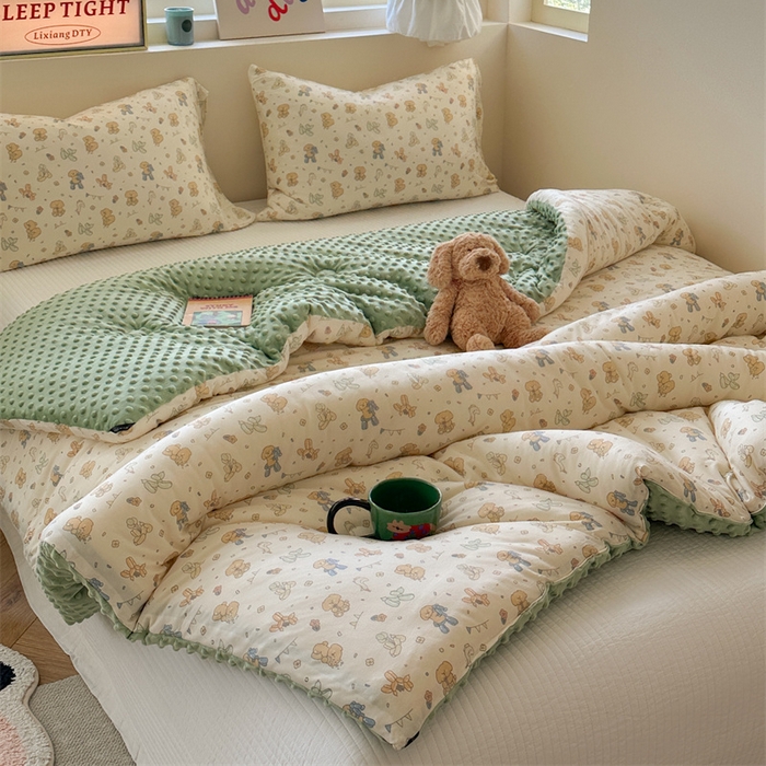 91家纺网 家纺一手货源 找家纺 暖生活 2025新款针织棉豆豆绒大豆秋冬被 被子被芯 气球小狗