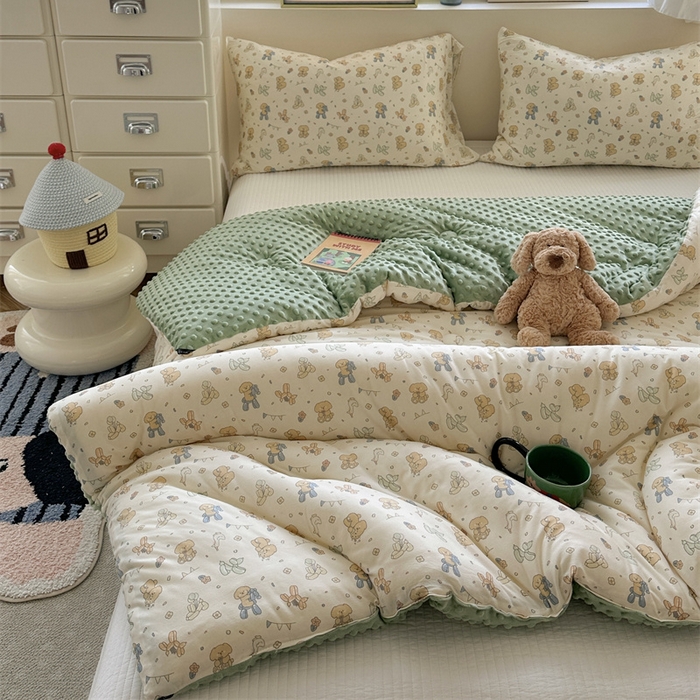 91家纺网 家纺一手货源 找家纺 暖生活 2025新款针织棉豆豆绒大豆秋冬被 被子被芯 气球小狗