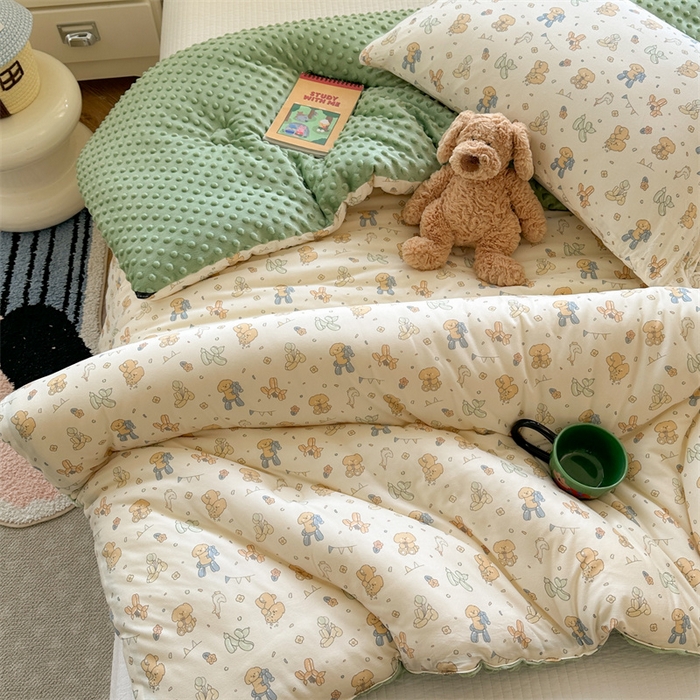 91家纺网 家纺一手货源 找家纺 暖生活 2025新款针织棉豆豆绒大豆秋冬被 被子被芯 气球小狗