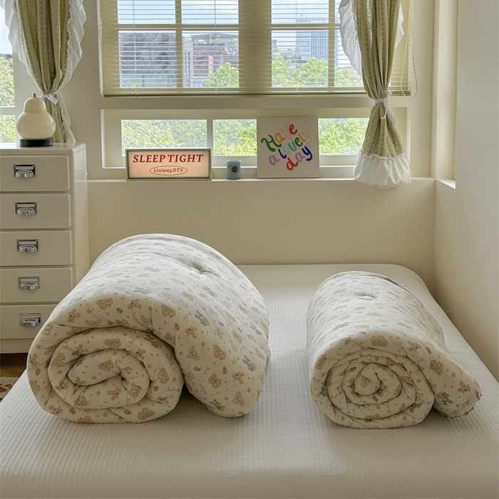 91家纺网 家纺一手货源 找家纺 暖生活 2025新款针织棉豆豆绒大豆秋冬被 被子被芯 气球小狗