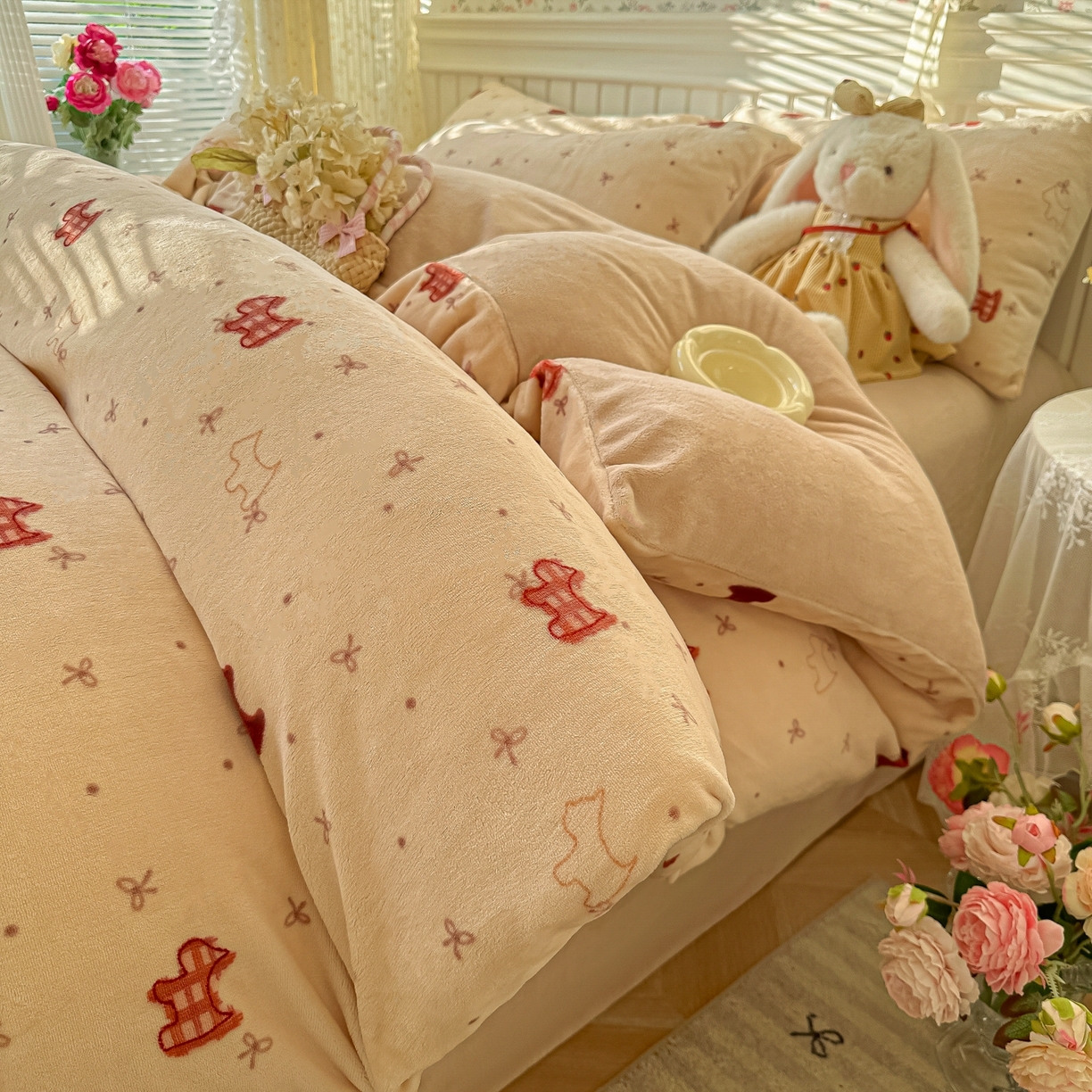 韩巢家纺 2025新款高克重印花牛奶绒床品四件套 奶油小狗