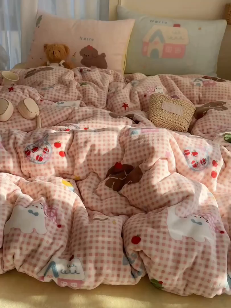 91家纺网 家纺一手货源 找家纺 美乐迪家纺 2025秋冬新款牛奶绒四件套 圣诞狗狗