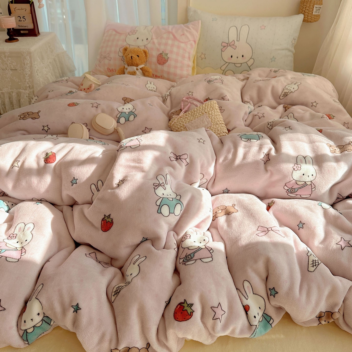 91家纺网 家纺一手货源 找家纺 美乐迪家纺 2025秋冬新款牛奶绒四件套 甜品小兔