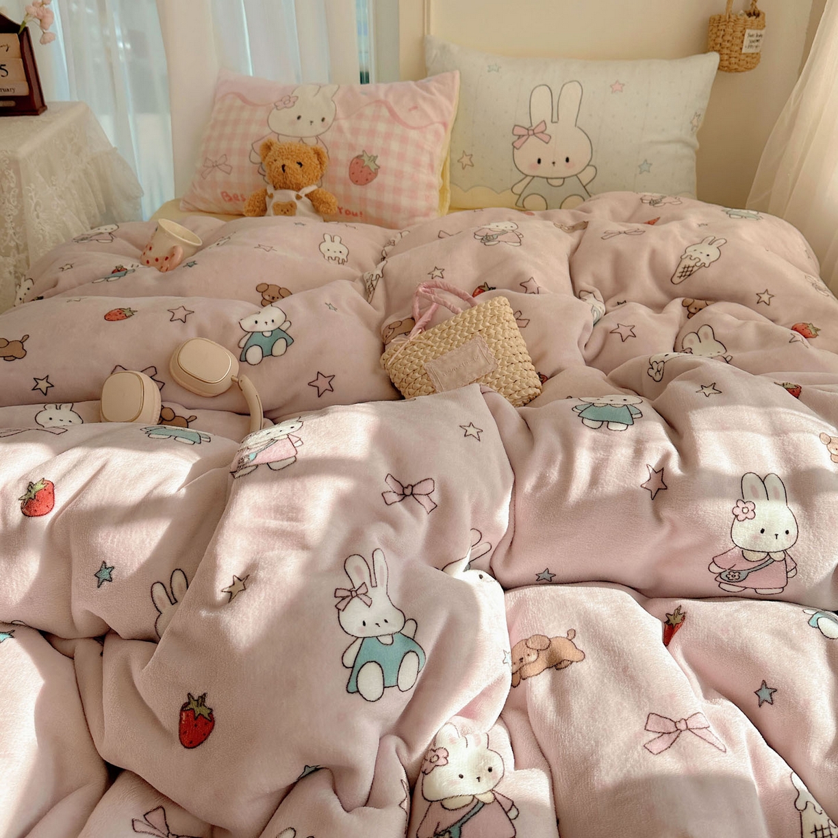 91家纺网 家纺一手货源 找家纺 美乐迪家纺 2025秋冬新款牛奶绒四件套 甜品小兔