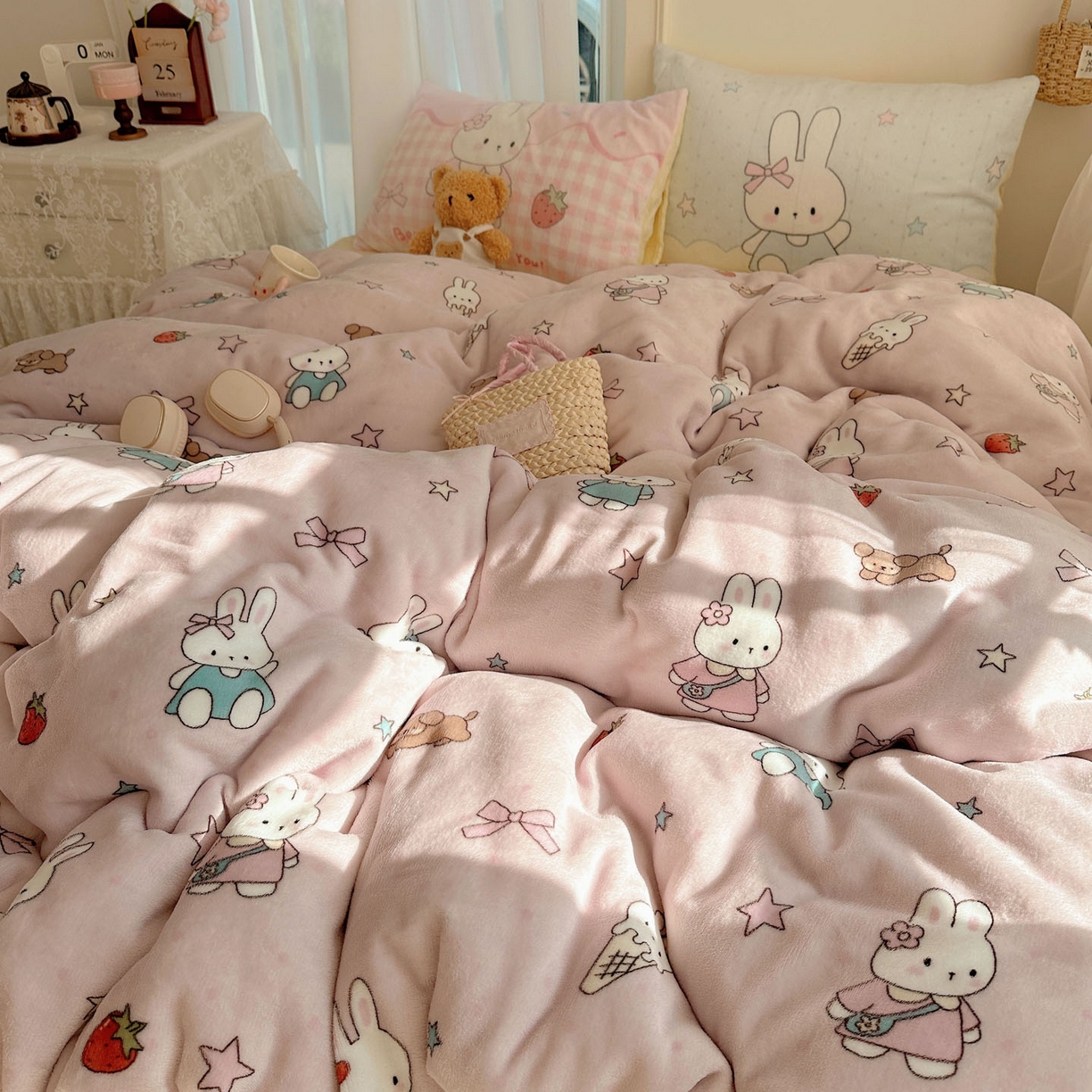 91家纺网 家纺一手货源 找家纺 美乐迪家纺 2025秋冬新款牛奶绒四件套 甜品小兔